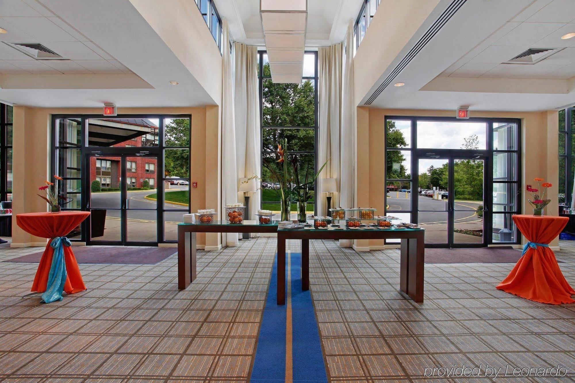 The Saratoga Hilton Hotel Saratoga Springs Restaurant photo